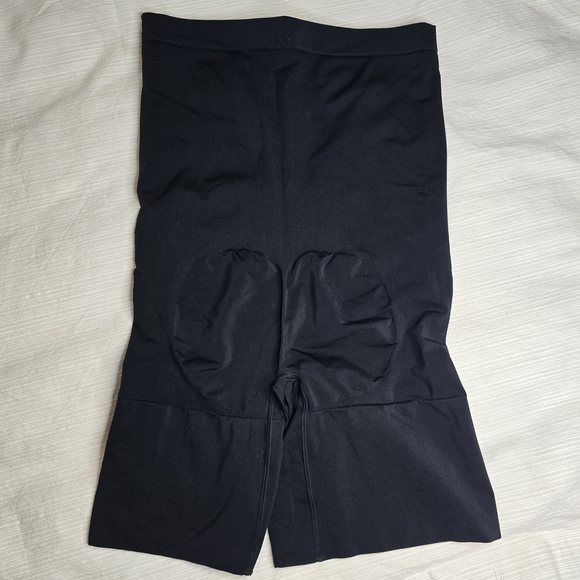 SPANX Black Bike Shorts for Women - Picture 2 of 5